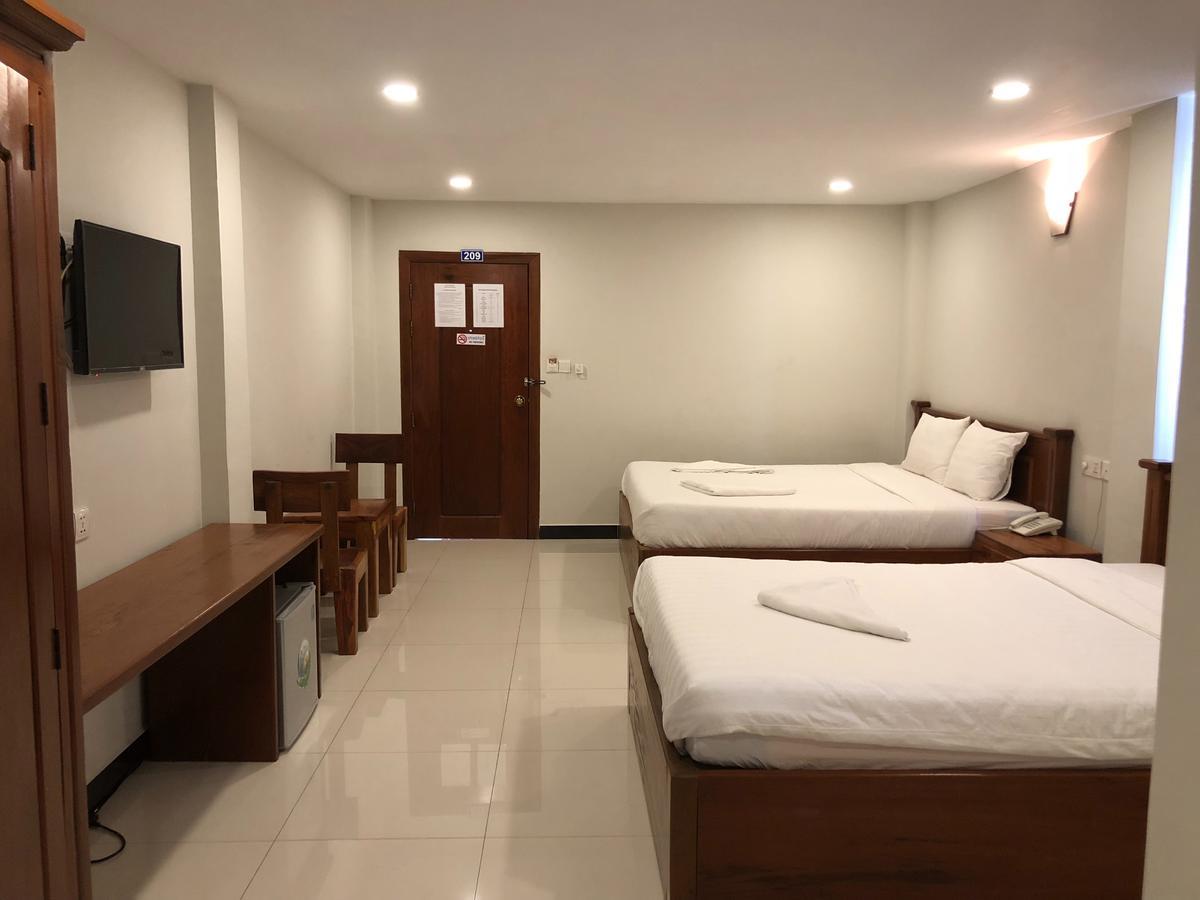 Regal Home Guesthouse Phnom-Penh Buitenkant foto