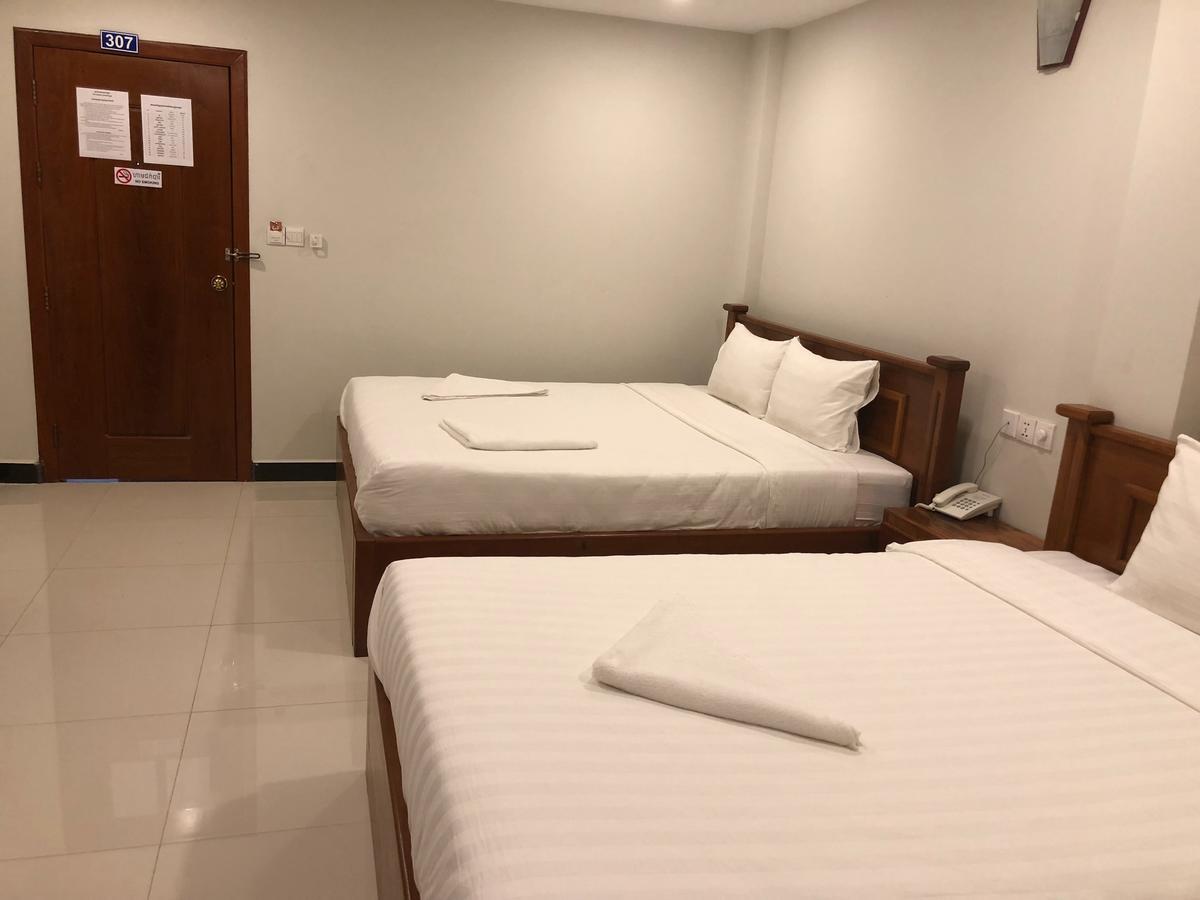 Regal Home Guesthouse Phnom-Penh Buitenkant foto